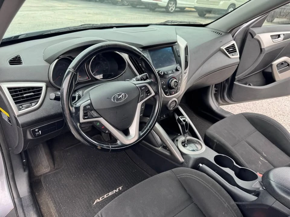 2017 Hyundai Veloster - Image 10 of 20