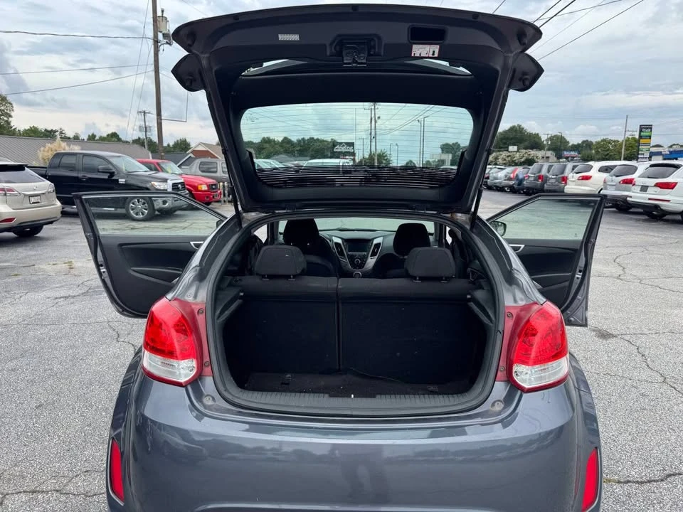 2017 Hyundai Veloster - Image 19 of 20