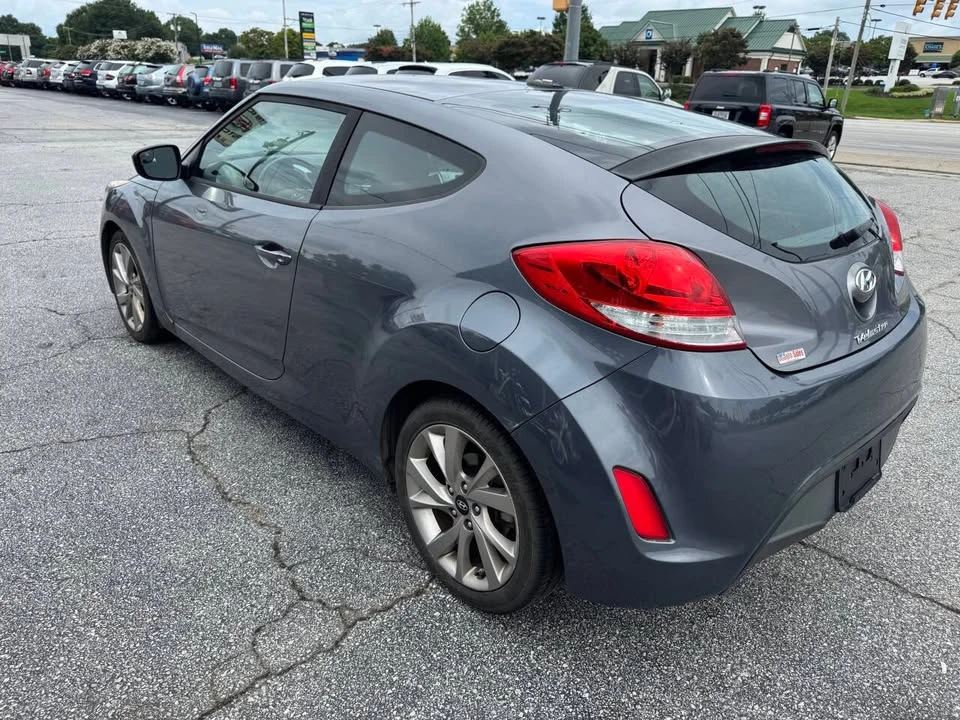 2017 Hyundai Veloster - Image 8 of 20