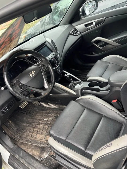 2017 Hyundai Veloster - Image 3 of 9