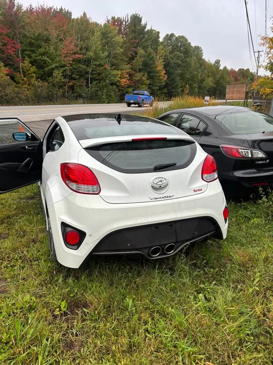 2017 Hyundai Veloster - Image 4 of 9