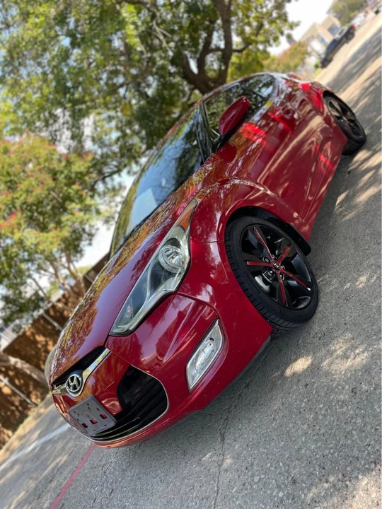 2017 Hyundai Veloster - Image 3 of 18
