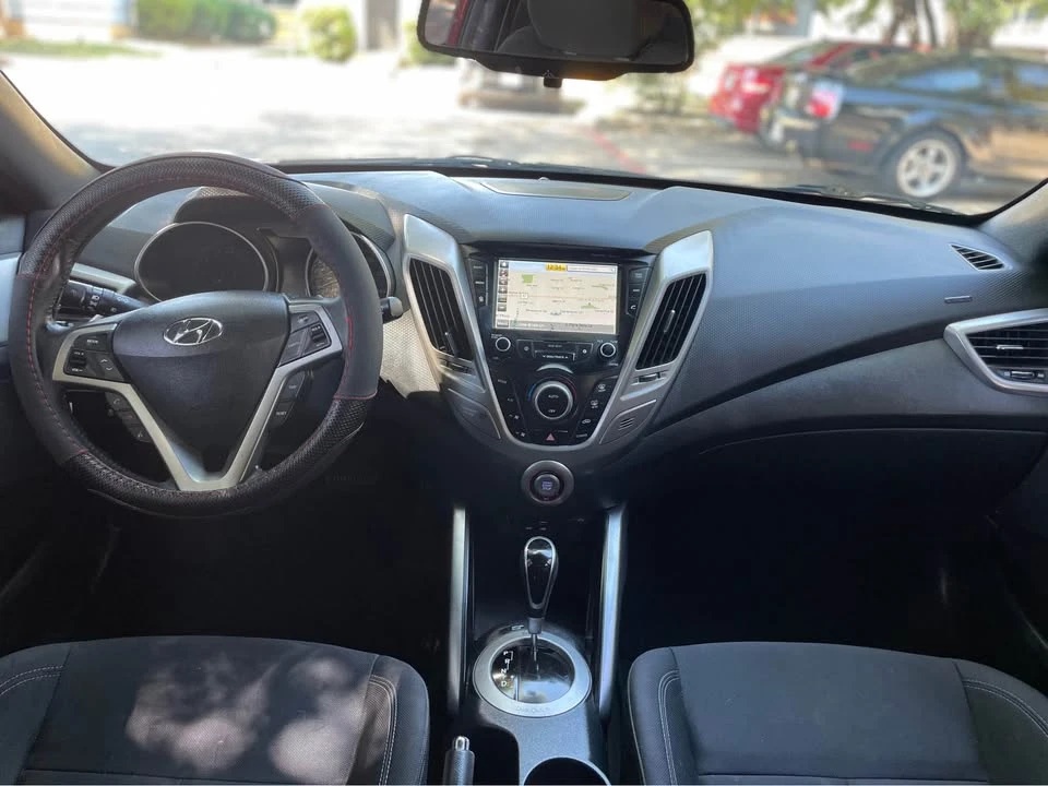 2017 Hyundai Veloster - Image 11 of 18