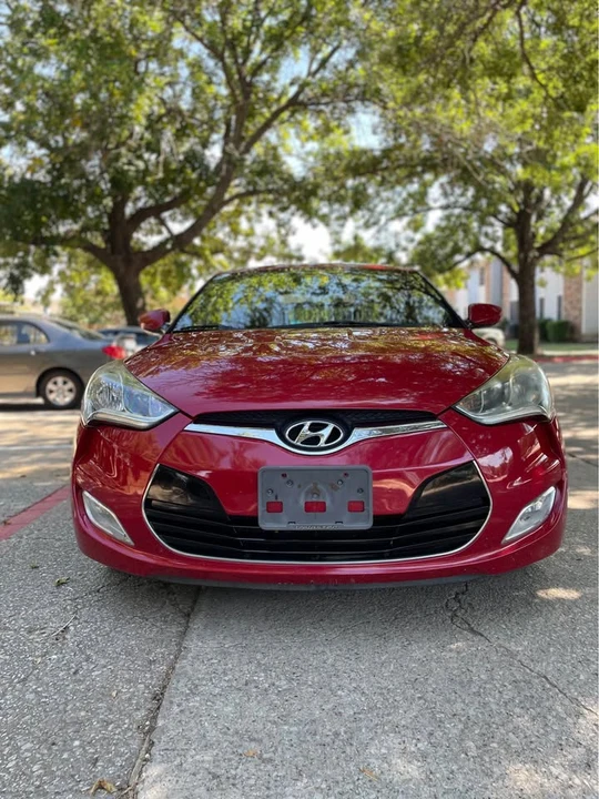 2017 Hyundai Veloster - Image 2 of 18