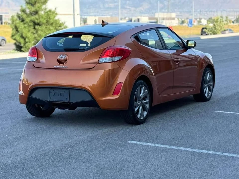 2017 Hyundai Veloster - Image 6 of 8