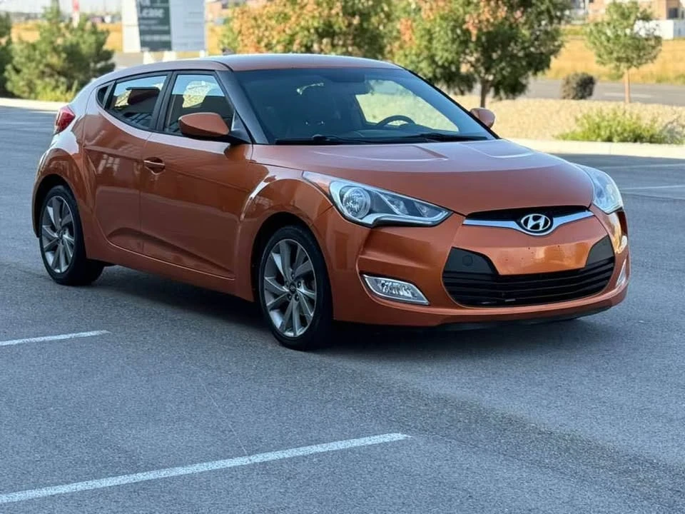 2017 Hyundai Veloster - Image 2 of 8
