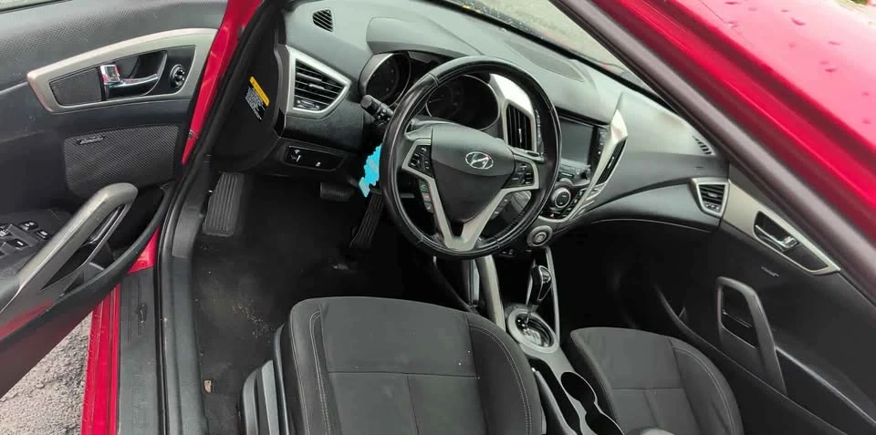 2017 Hyundai Veloster - Image 2 of 4