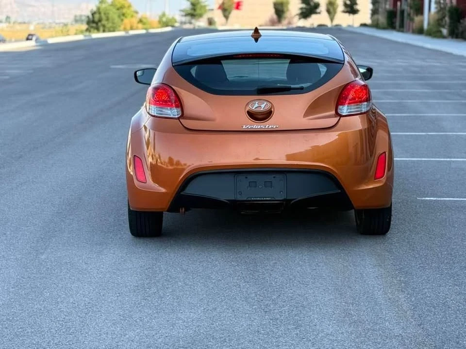 2017 Hyundai Veloster - Image 3 of 8