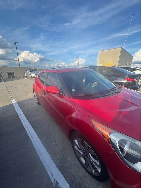2017 Hyundai Veloster - Image 2 of 11