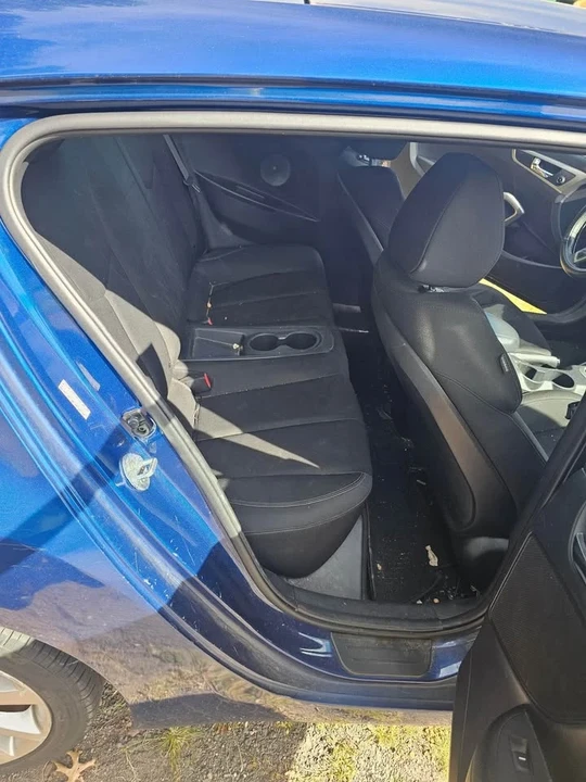 2017 Hyundai Veloster - Image 3 of 4