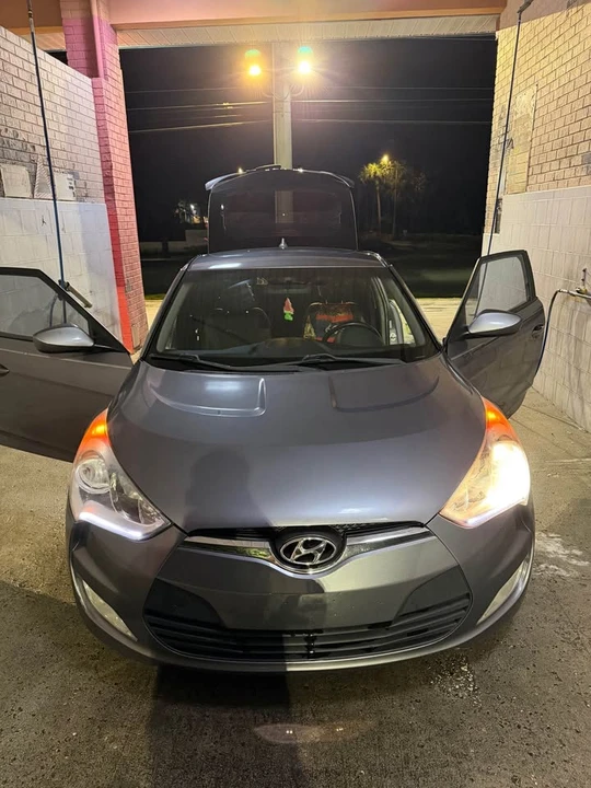 2017 Hyundai Veloster - Image 7 of 12