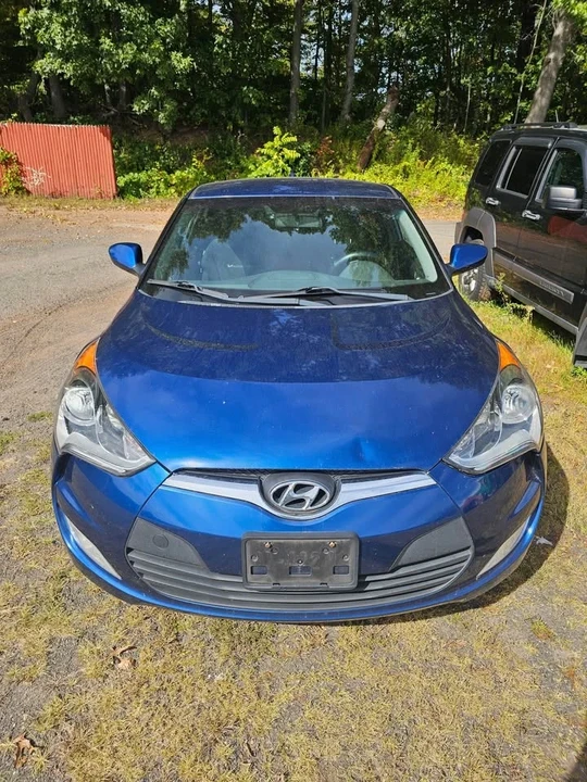 2017 Hyundai Veloster - Image 2 of 4