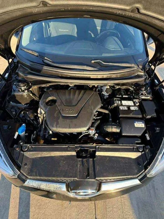2017 Hyundai Veloster - Image 4 of 8
