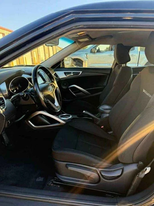 2017 Hyundai Veloster - Image 7 of 8
