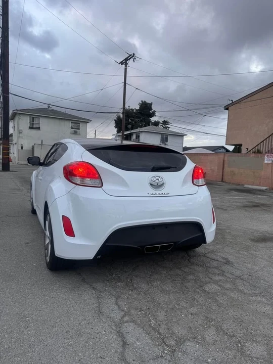 2017 Hyundai Veloster - Image 5 of 10
