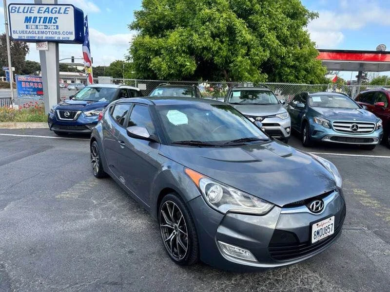 2017 Hyundai Veloster - Image 2 of 10
