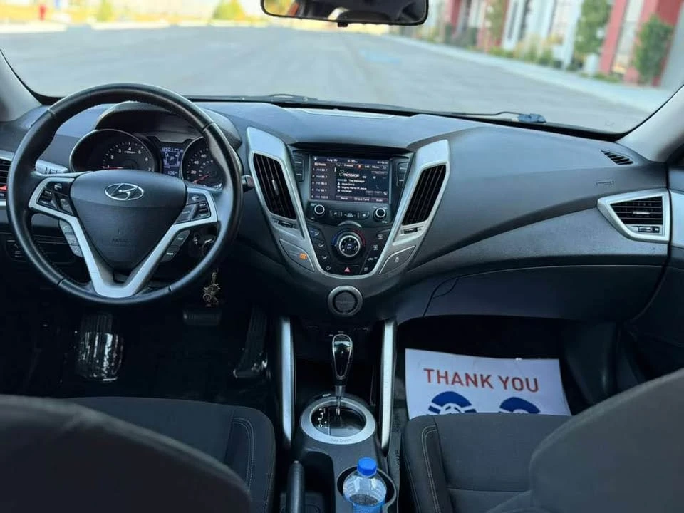 2017 Hyundai Veloster - Image 4 of 8