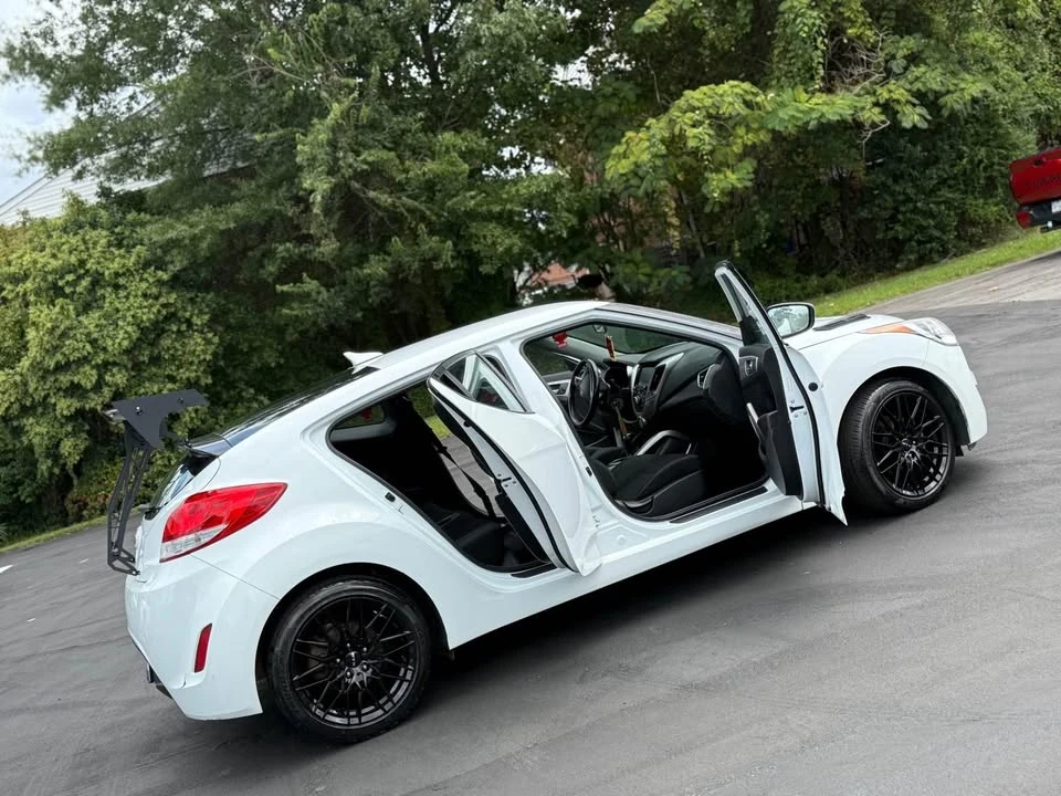 2017 Hyundai Veloster - Image 6 of 10