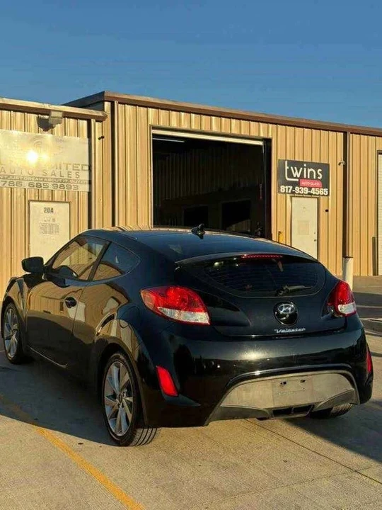 2017 Hyundai Veloster - Image 5 of 8