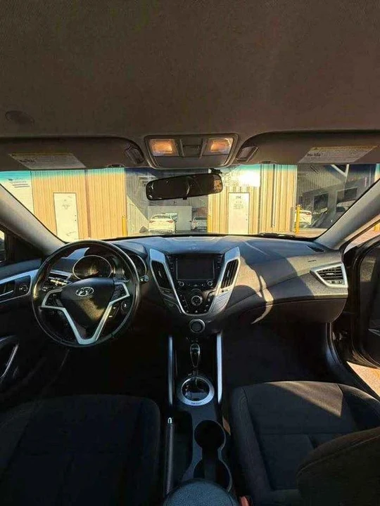 2017 Hyundai Veloster - Image 6 of 8