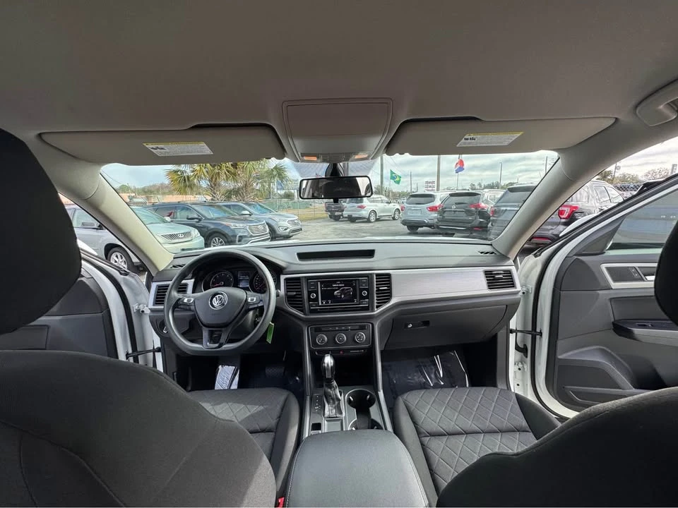 2017 Hyundai Veloster - Image 2 of 7