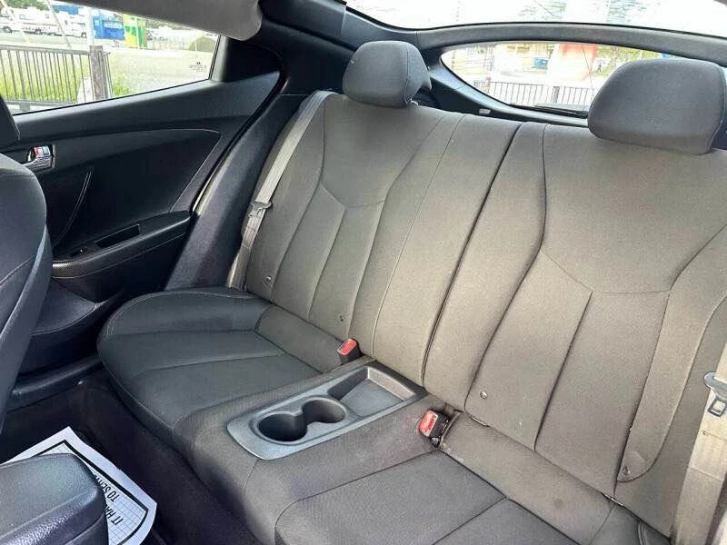 2017 Hyundai Veloster - Image 8 of 10