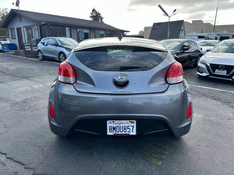 2017 Hyundai Veloster - Image 4 of 10