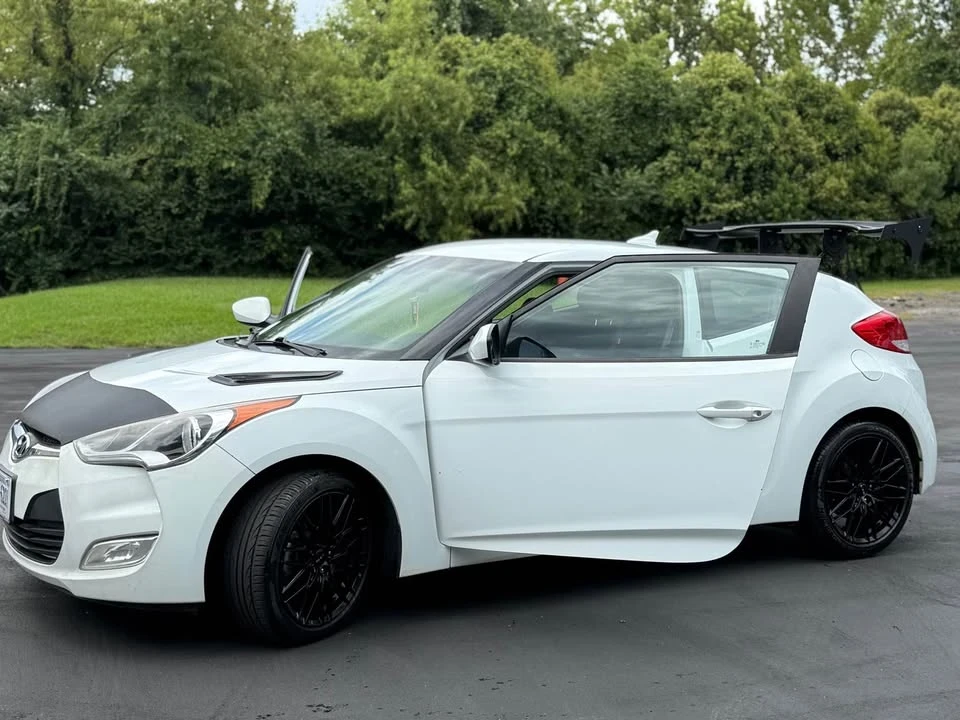 2017 Hyundai Veloster - Image 5 of 10