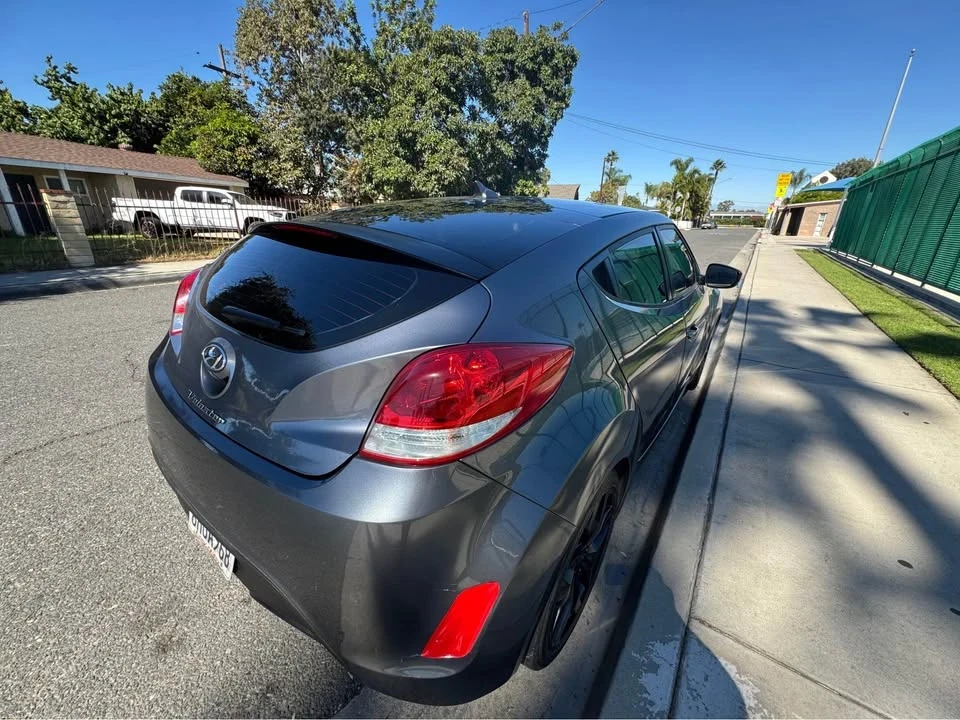 2017 Hyundai Veloster - Image 2 of 9