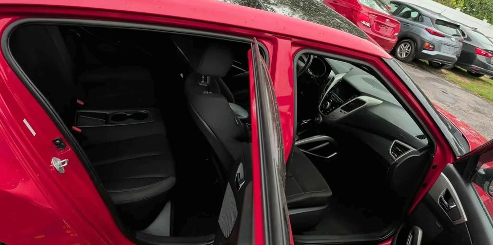 2017 Hyundai Veloster - Image 4 of 4