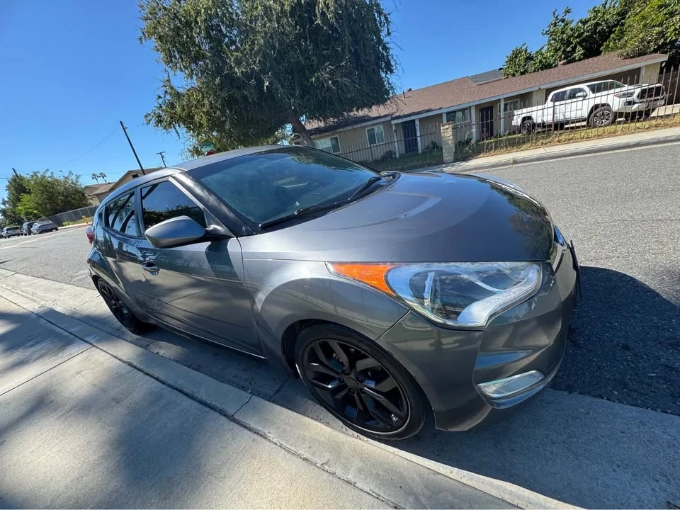 2017 Hyundai Veloster - Image 3 of 9