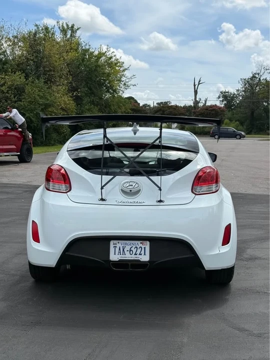 2017 Hyundai Veloster - Image 9 of 10