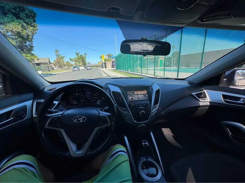 2017 Hyundai Veloster - Image 8 of 9