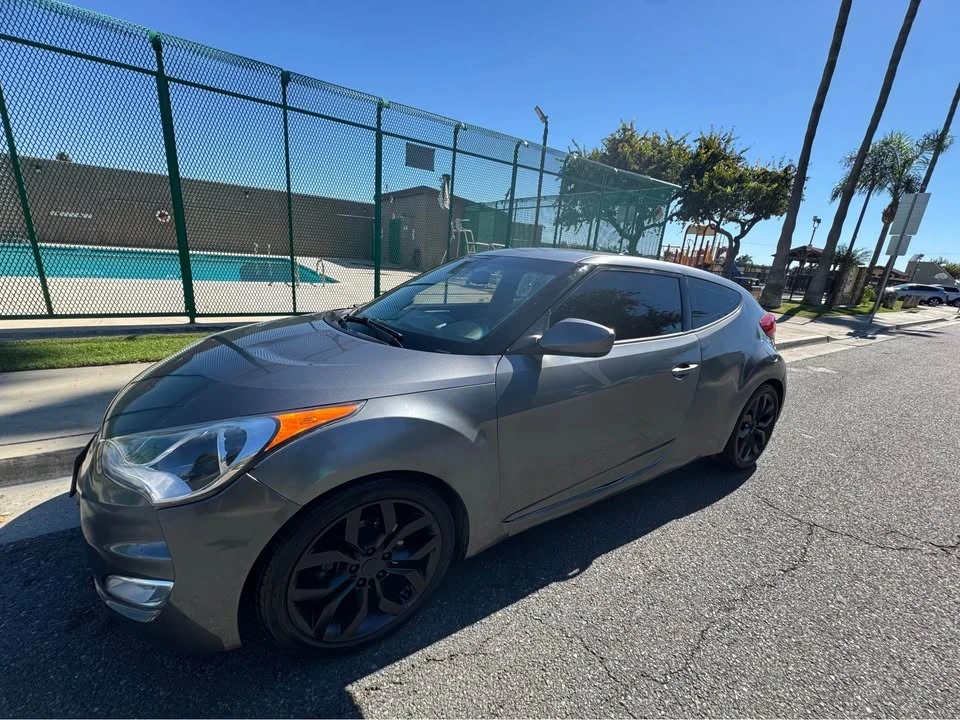 2017 Hyundai Veloster - Image 6 of 9