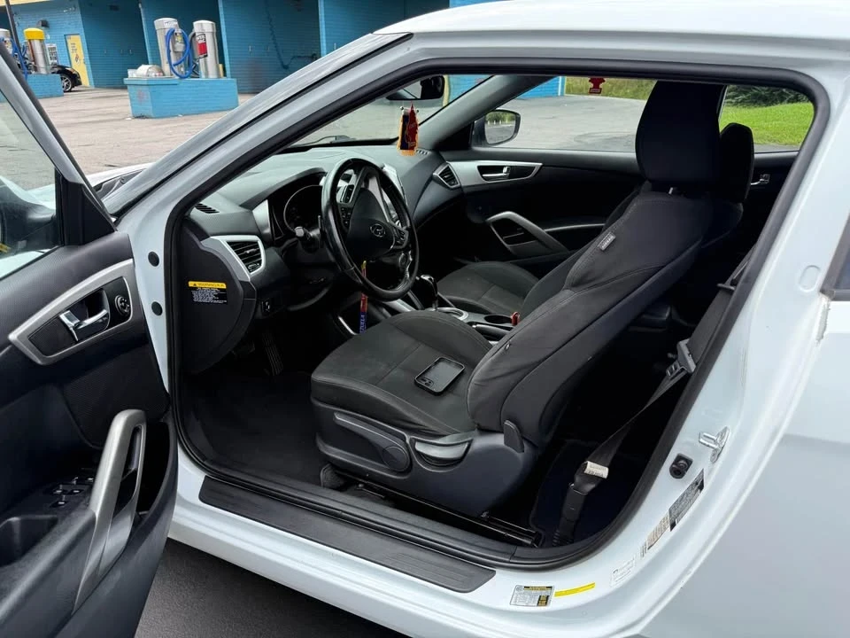 2017 Hyundai Veloster - Image 10 of 10