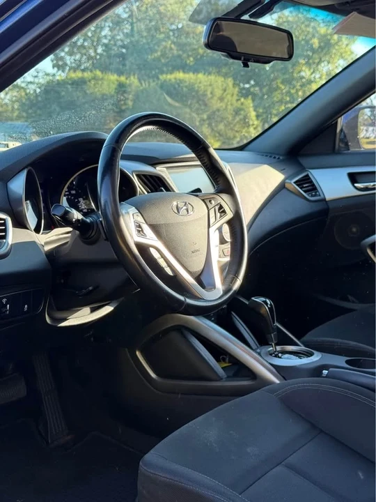 2017 Hyundai Veloster - Image 5 of 9