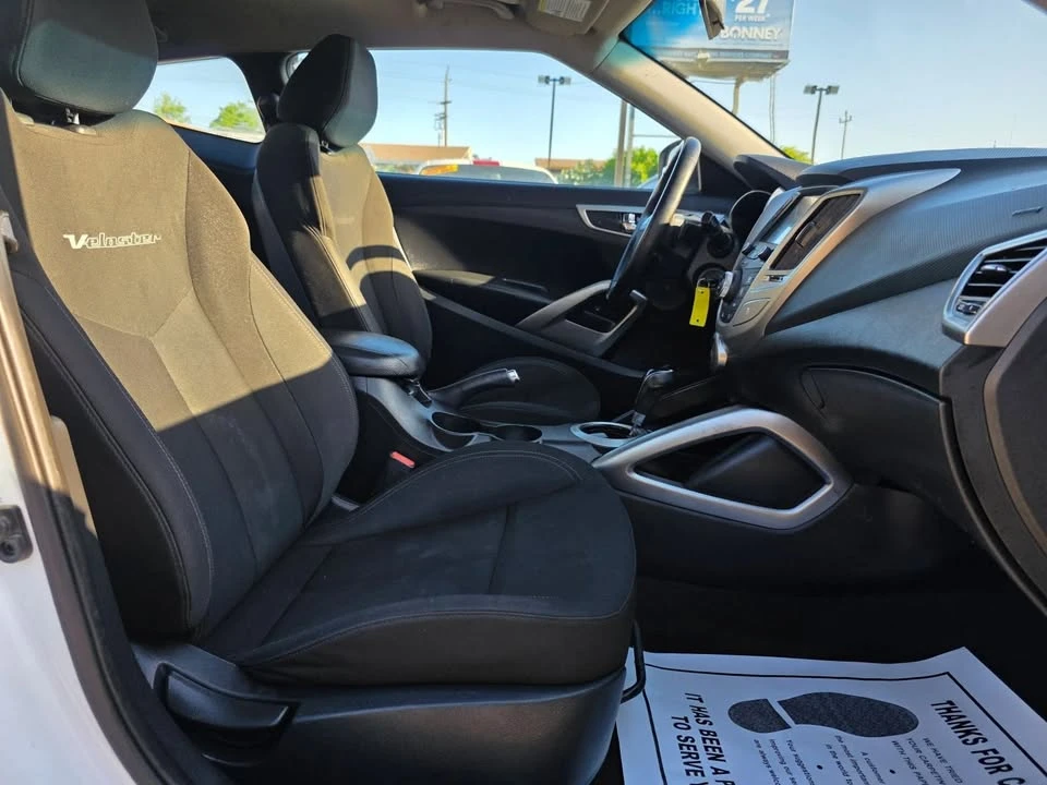 2017 Hyundai Veloster - Image 19 of 20