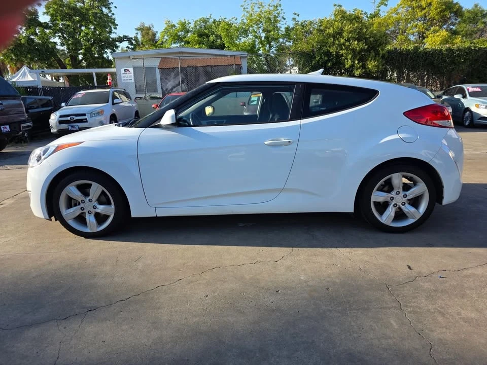2017 Hyundai Veloster - Image 9 of 20