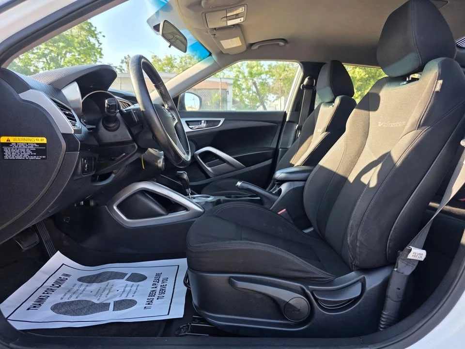 2017 Hyundai Veloster - Image 11 of 20