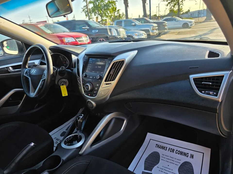 2017 Hyundai Veloster - Image 18 of 20