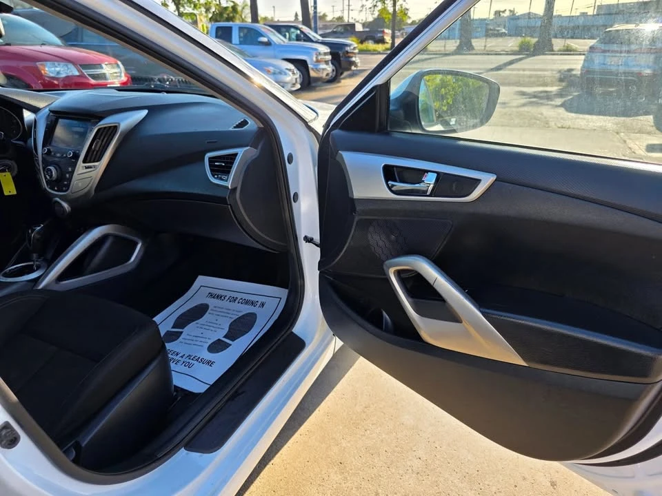 2017 Hyundai Veloster - Image 17 of 20