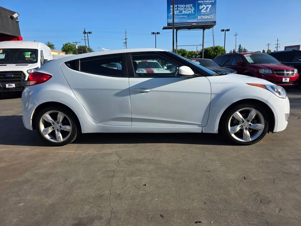2017 Hyundai Veloster - Image 5 of 20