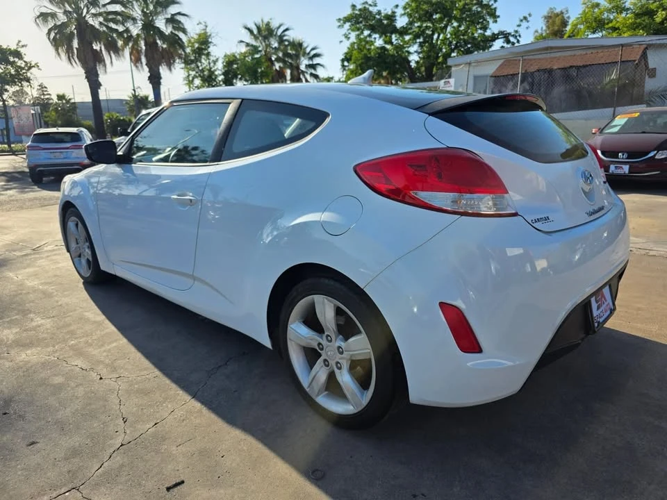 2017 Hyundai Veloster - Image 8 of 20