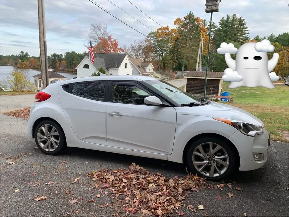 2017 Hyundai Veloster - Image 2 of 10