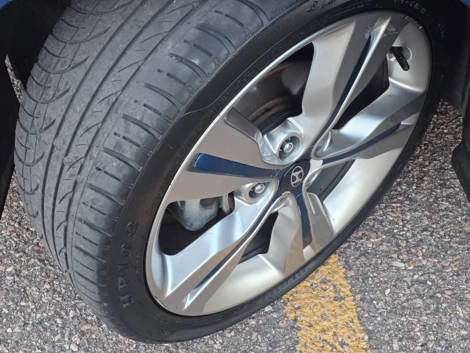 2017 Hyundai Veloster - Image 17 of 18
