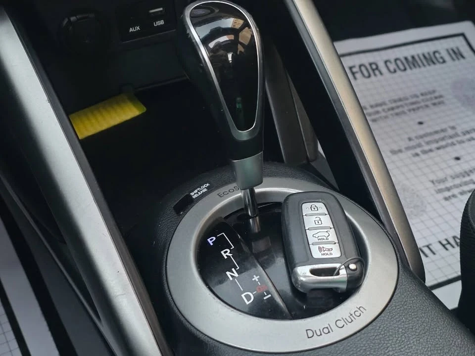 2017 Hyundai Veloster - Image 15 of 18