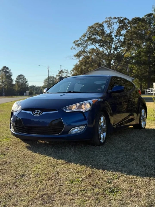 2017 Hyundai Veloster - Image 2 of 9