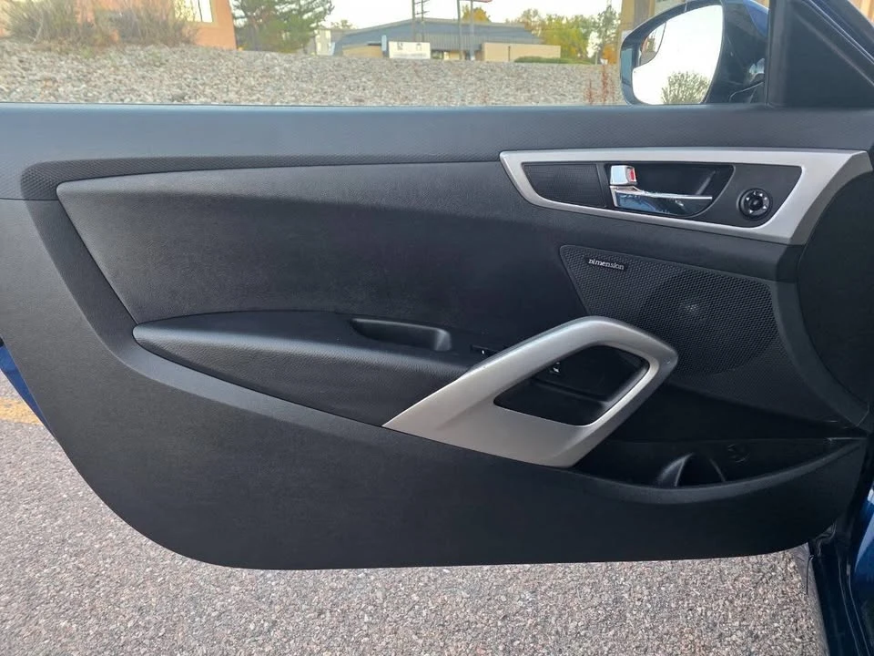 2017 Hyundai Veloster - Image 10 of 18