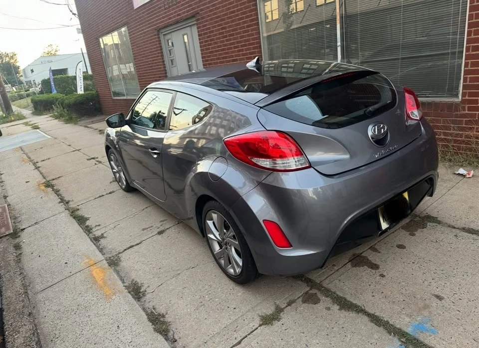 2017 Hyundai Veloster - Image 9 of 10