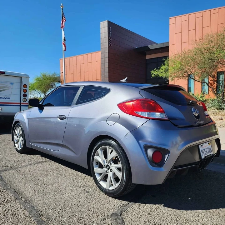 2017 Hyundai Veloster - Image 2 of 13
